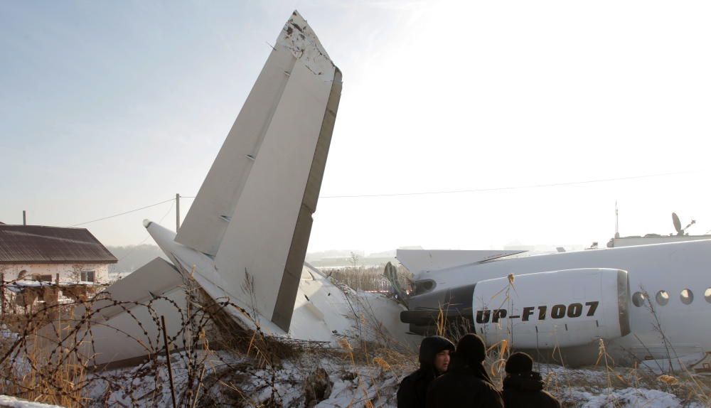 Al menos 12 muertos en un accidente aéreo en Almatý, Kazajistán