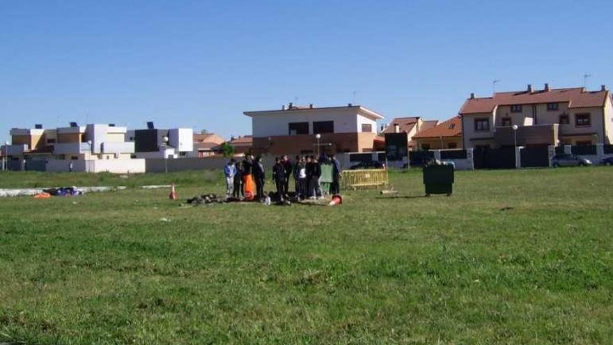 Finca municipal donde se planta el mayo, con los quintos.