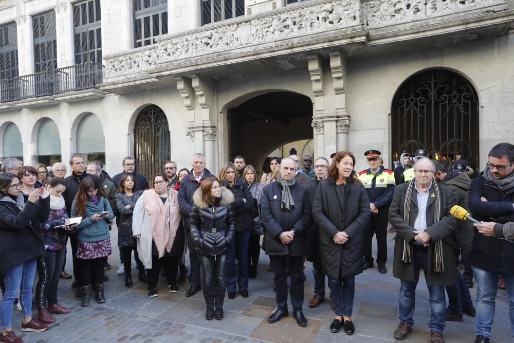 Minut de silenci en record a la nena morta a Girona