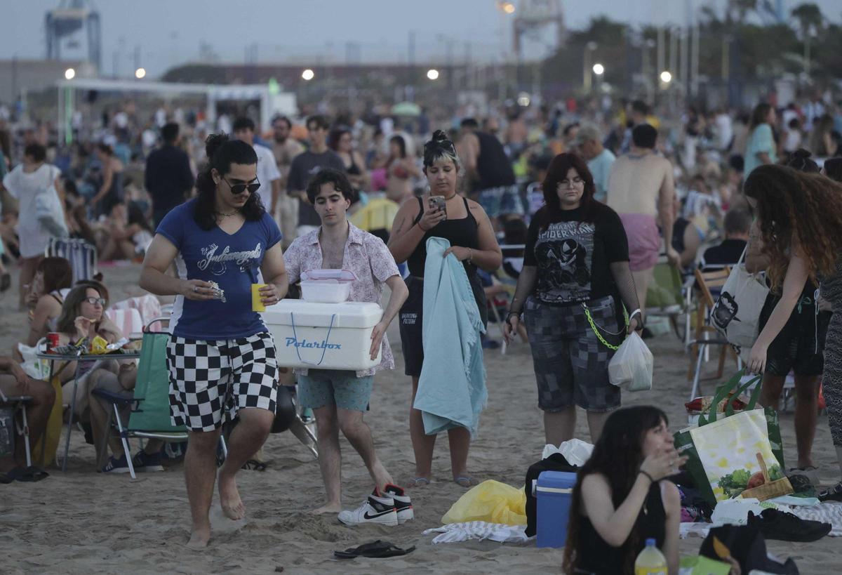 Las imágenes que ha dejado la Noche de San Juan sin hogueras en Sagunt