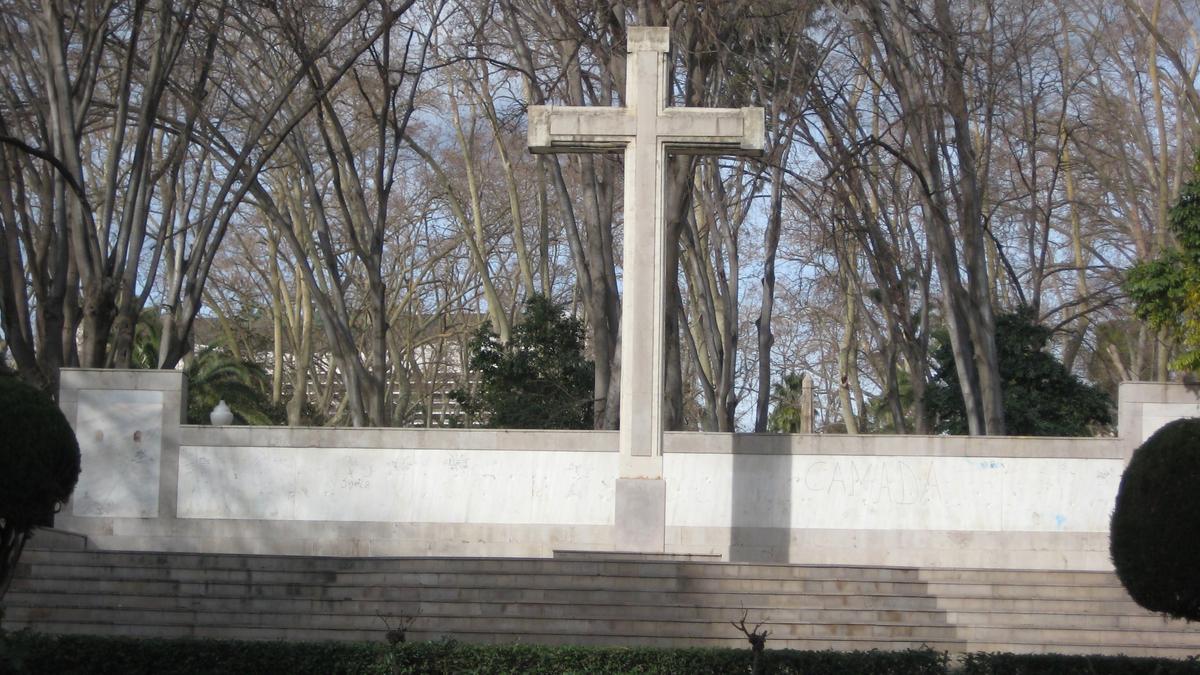 Imagen de la cruz del parque Ribalta de Castelló.