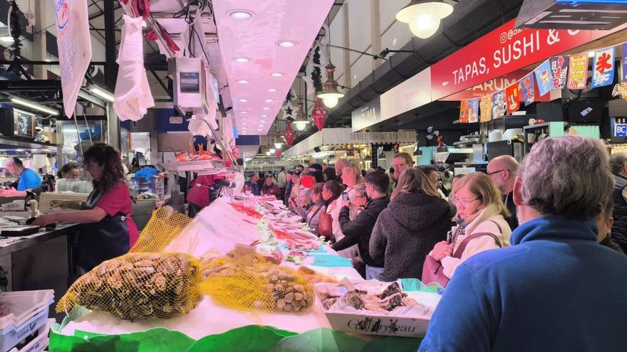 Los mercados de Palma aguantan la subida de precios ante las compras de Nochevieja