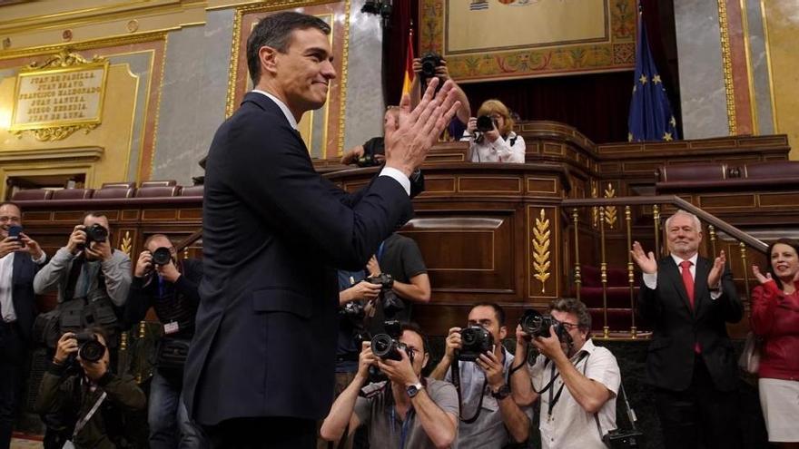 Los españoles mejoran su opinión sobre la situación política tras la moción de censura