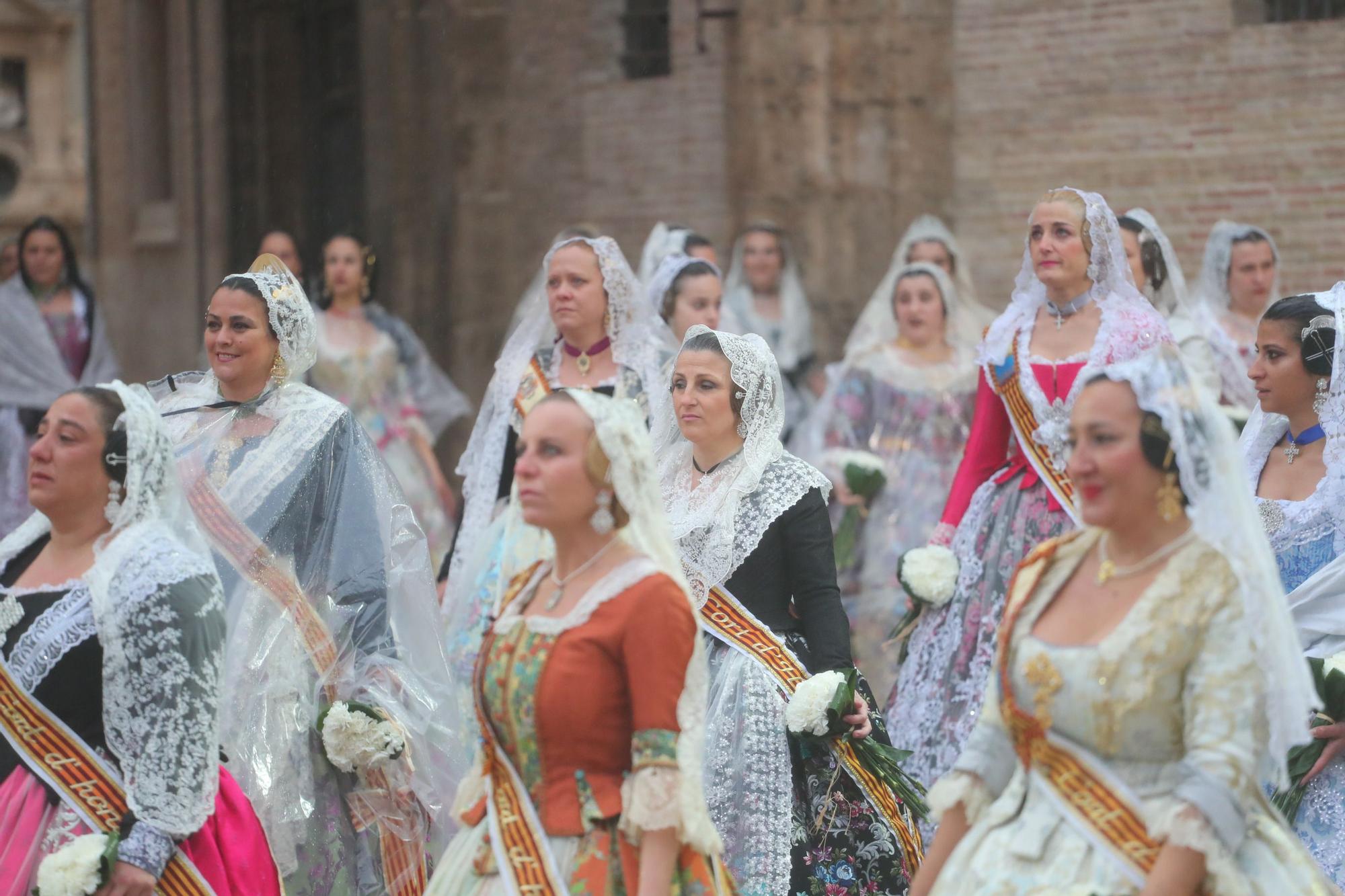 Búscate en el primer día de ofrenda por la calle de la Paz (entre las 18:00 a las 19:00 horas)