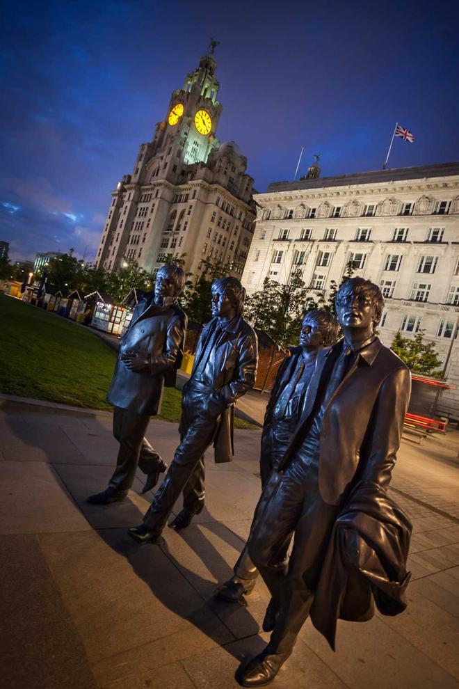 The Beatles en bronce de 1,2 toneladas