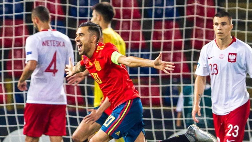 Dani Ceballos celebra el cuarto gol de España