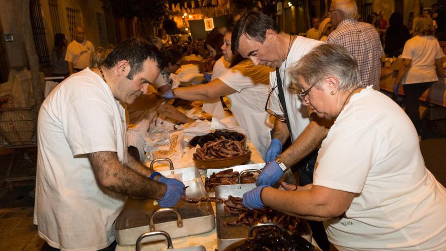 Bocadillos de embutido por San Francisco en Mislata