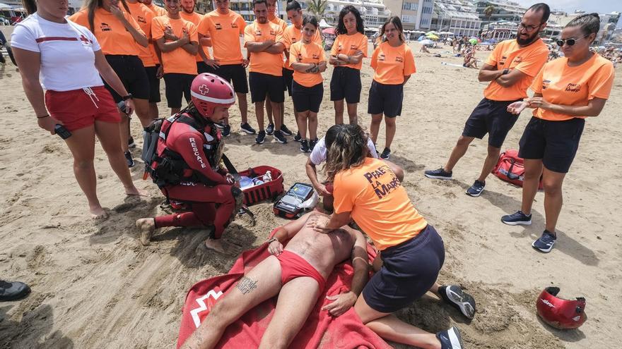 Talleres de seguridad acuática en las playas de la capital grancanaria