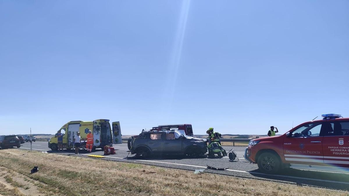 Cuatro personas de la misma familia, entre ellos dos menores, mueren en un accidente de tráfico en Palencia