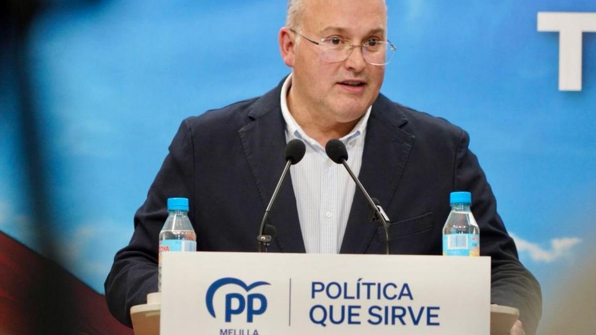 Miguel Tellado en un mitin.