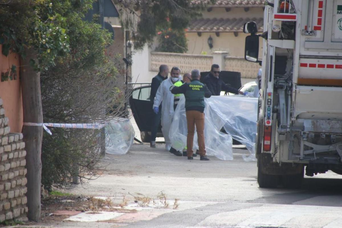 Investigan la muerte de una mujer hallada en un contenedor en Moraira