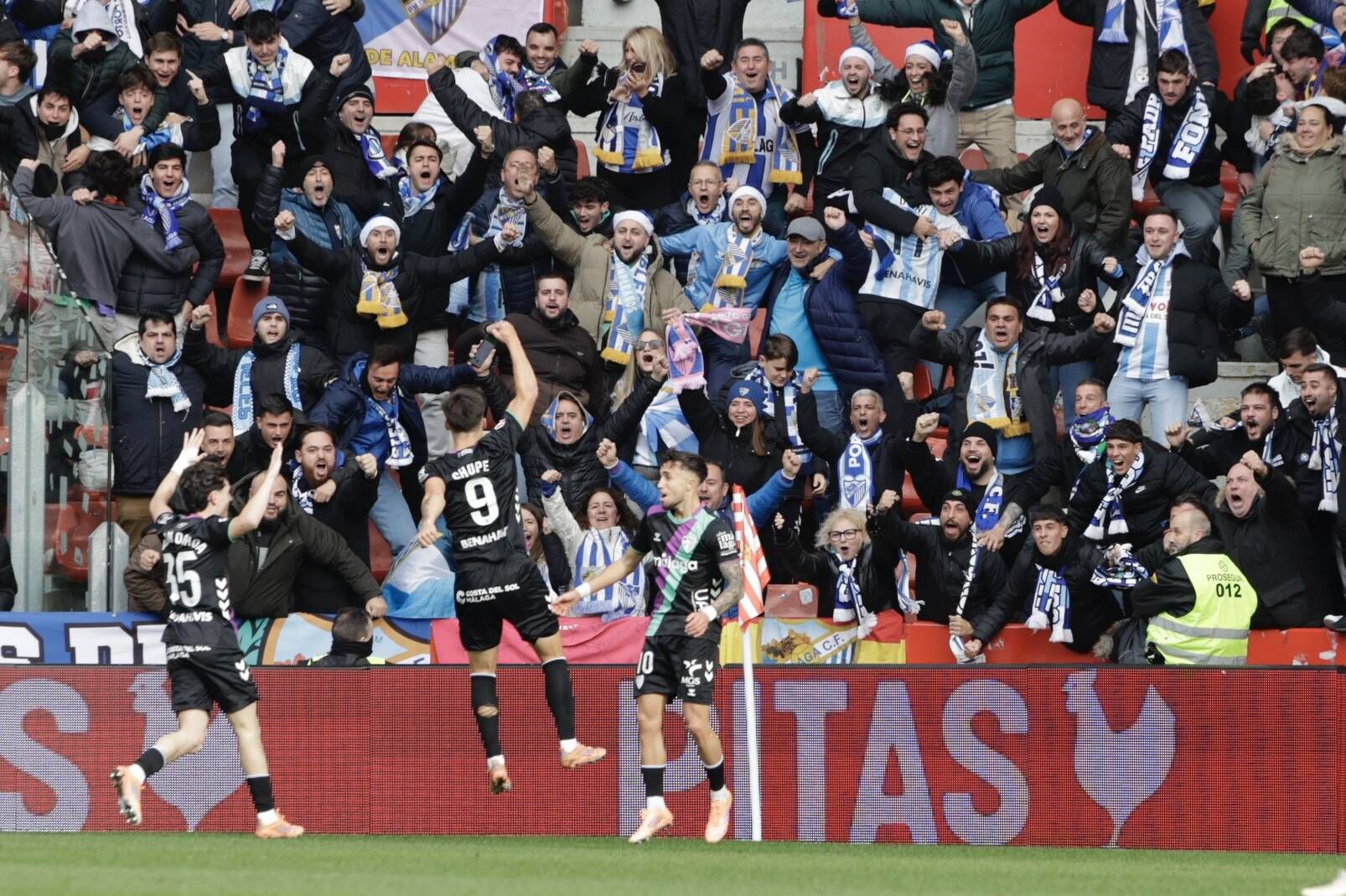 EN IMÁGENES: El partido Sporting- Málaga en el Molinón