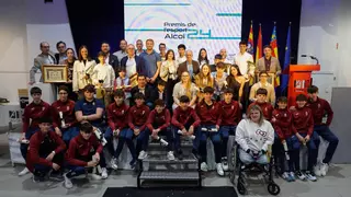 Alcoy rinde homenaje a sus deportistas: Néstor Abad y Laura Casabuena