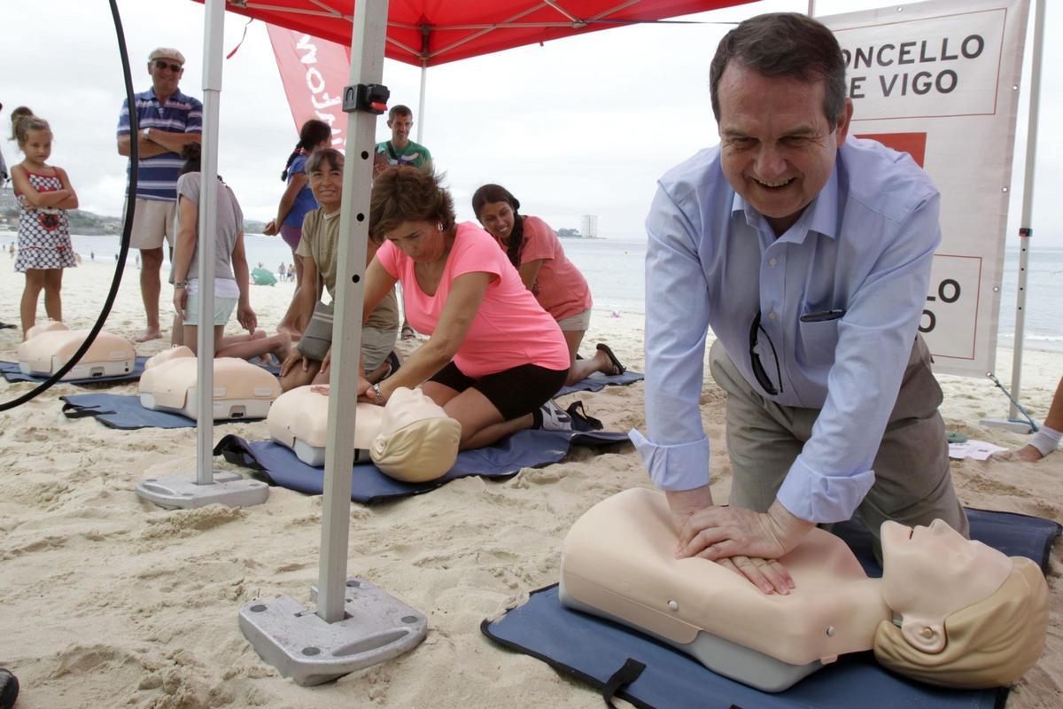 Clase de RCP para personas adultas en Samil. Año 2014.