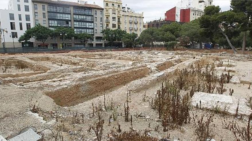 Aspecto de las excavaciones y de la plaza donde se asentaba el antiguo Hospital General de Valencia.