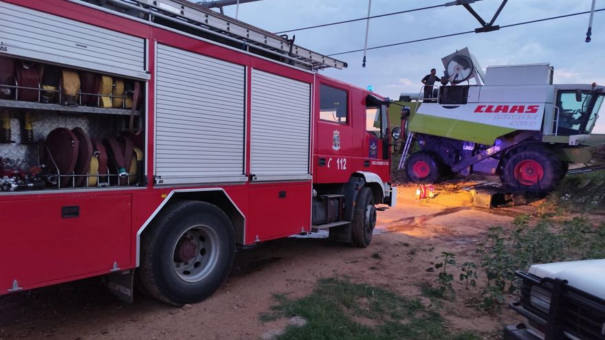 Los bomberos de Toro sofocan dos incendios en la misma tarde