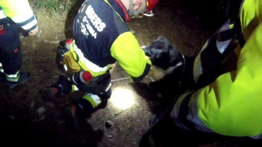 Complicado rescate con perros de dos excursionistas en Ibiza