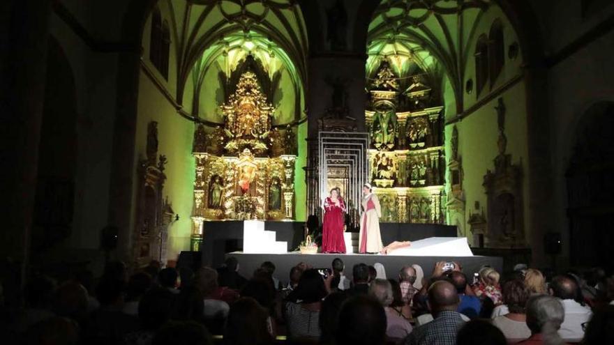 Representación de la obra anoche en la iglesia de San Andrés.