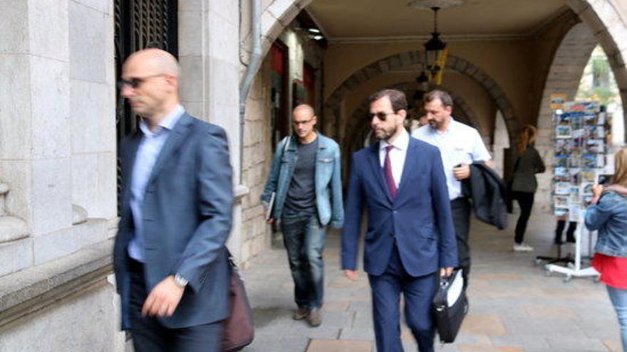 El fiscal anticorrupció, José Grinda, arribant a l&#039;Ajuntament de Girona