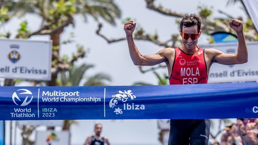 Mario Mola gana el Mundial de duatlón en Ibiza