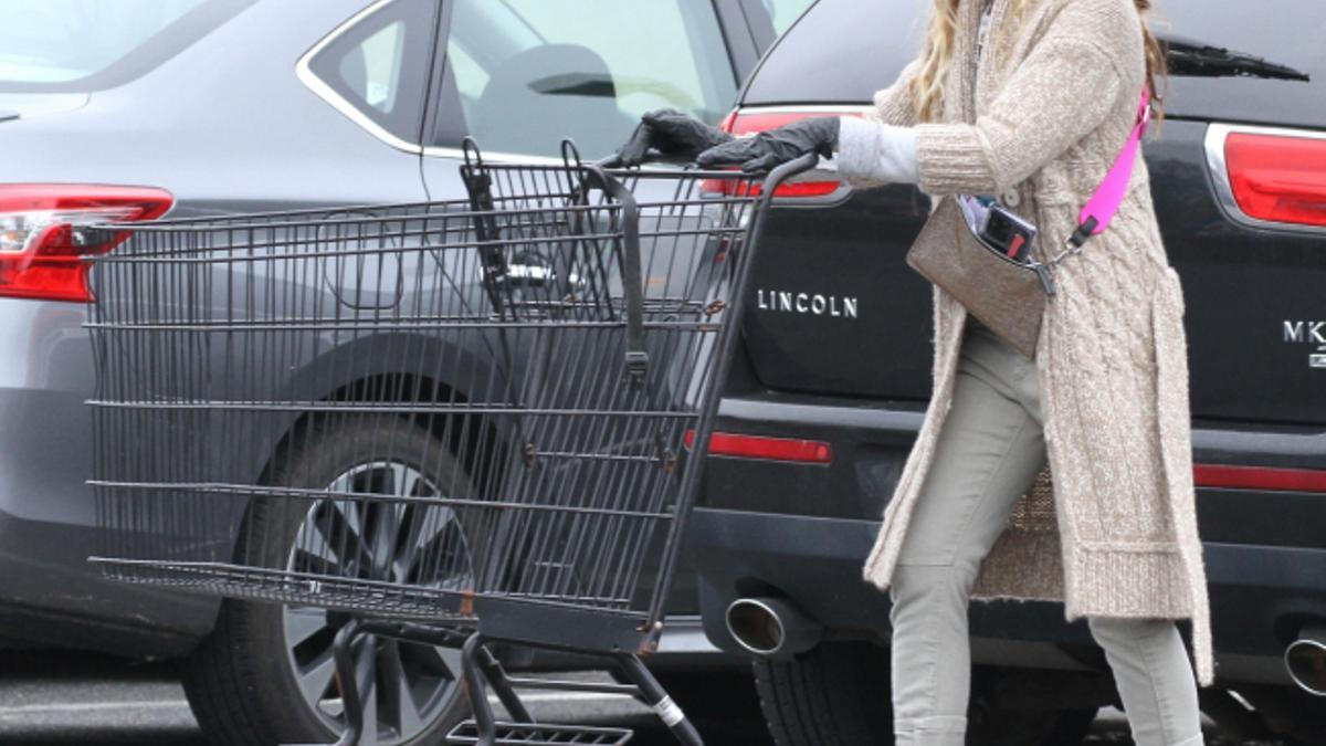 Este es el look que Carrie Bradshaw llevaría al supermercado ¡gracias Sarah Jessica Parker!