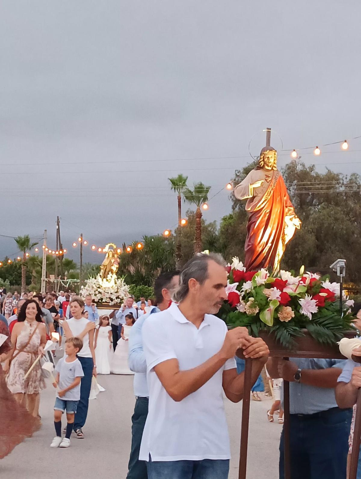 Procesión de la Virgen del Carmen en Matola
