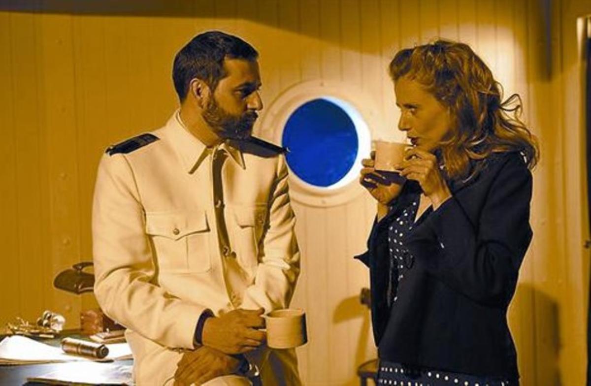 Jordi Collet i Alícia González Laá, a la primera part de l’obra, que transcorre el 1936.