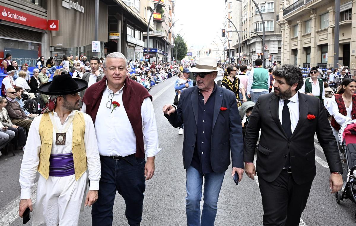 Carlos Herrera visita Murcia en el día del Bando de la Huerta 2025, junto al presidente regional, Fernando López Miras.