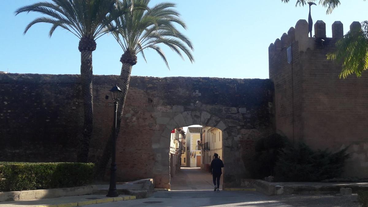 Entrada a la localidad por la Porta de València.