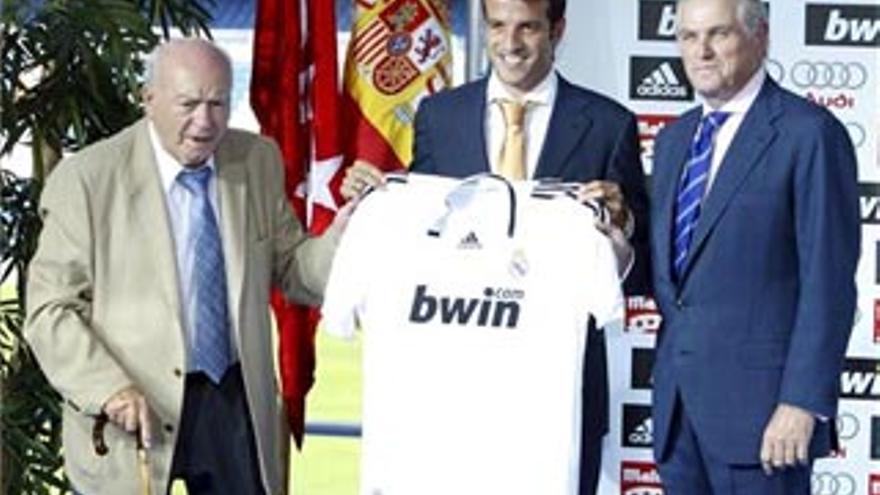 Van der Vaart llega al Madrid para conquistar la `Champions´