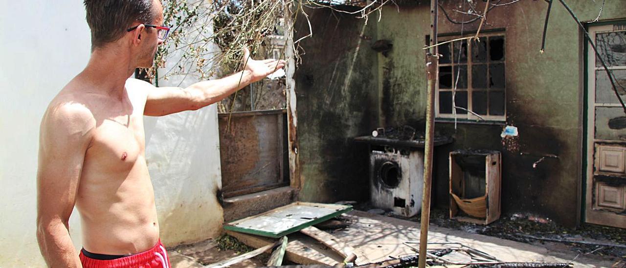 Una de las viviendas afectadas por el incendio del pasado agosto.