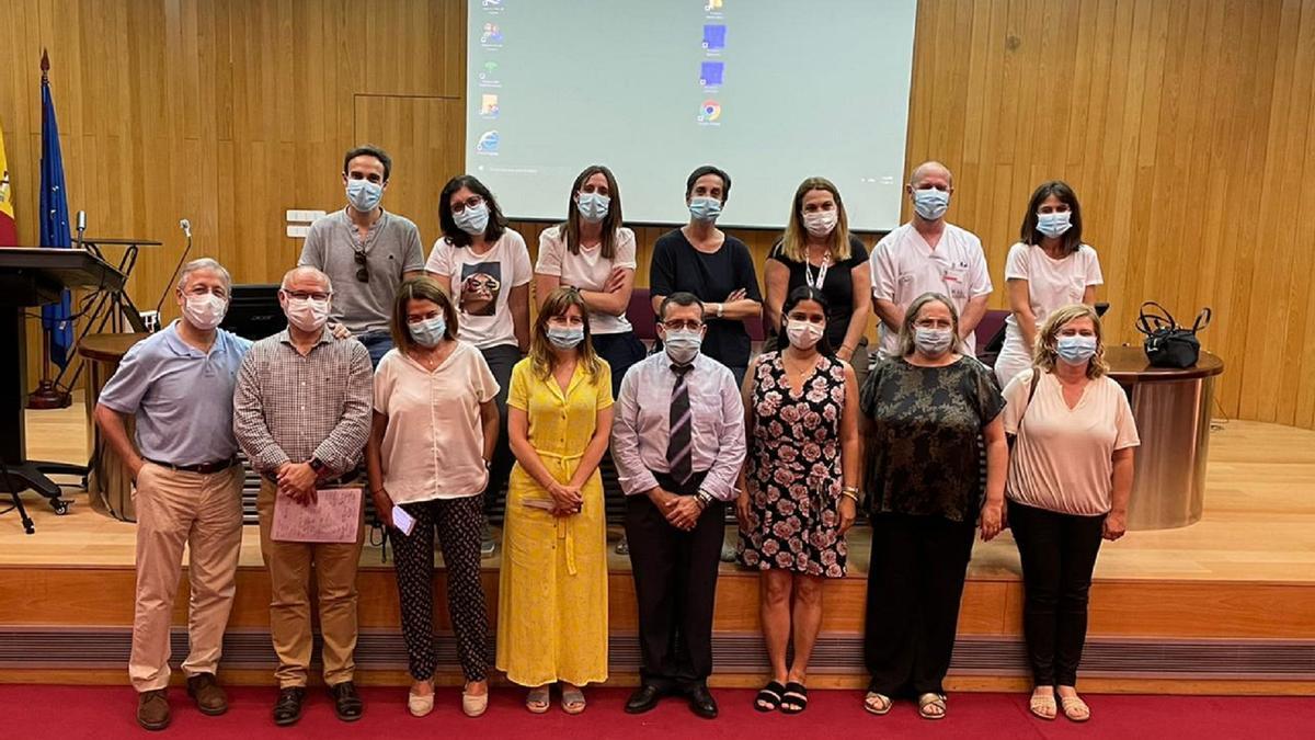 Foto de familia tras las jornadas celebradas en el Hospital General de Alicante