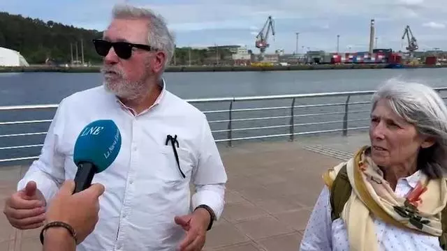 Avilés bendice la nueva imagen de su ría
