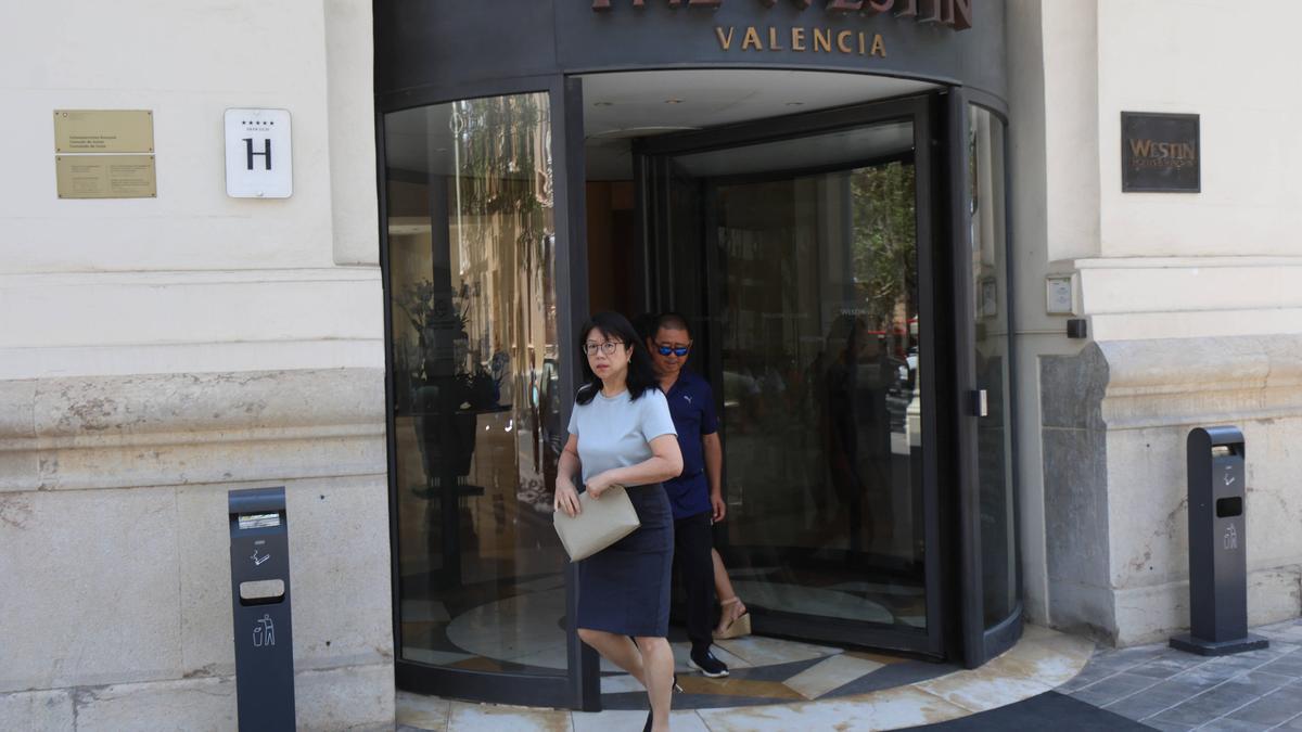 La presidenta del Valencia Layhoon se reunió esta mañana en el Westin para analizar la temporada del club