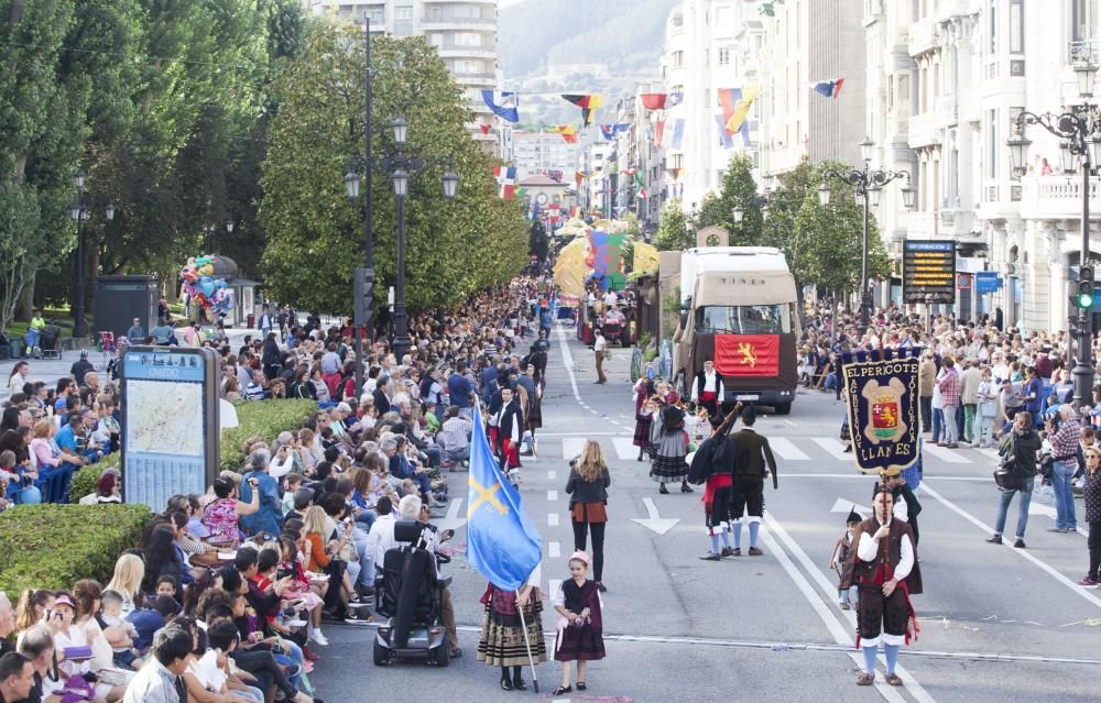 Desfile del Día de América en Asturias dentro de las fiestas de San Mateo de Oviedo