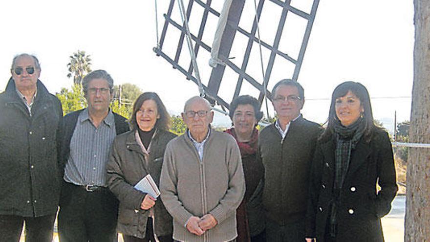 Visita de las autoridades del Consell y Ayuntamiento, ayer por la mañana.