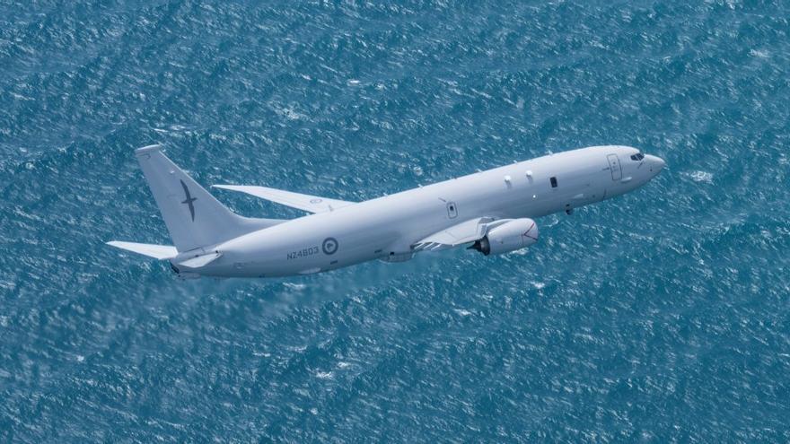 Nueva Zelanda fija un radio de 300 millas para buscar al jefe de máquinas del «Viking Bay»