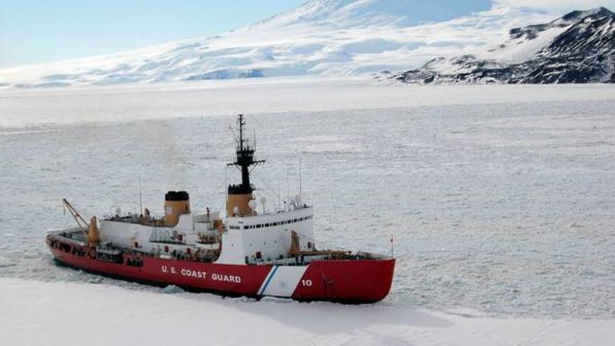 Un rompehielos de EEUU va al rescate de los navíos chino y ruso en la Antártida