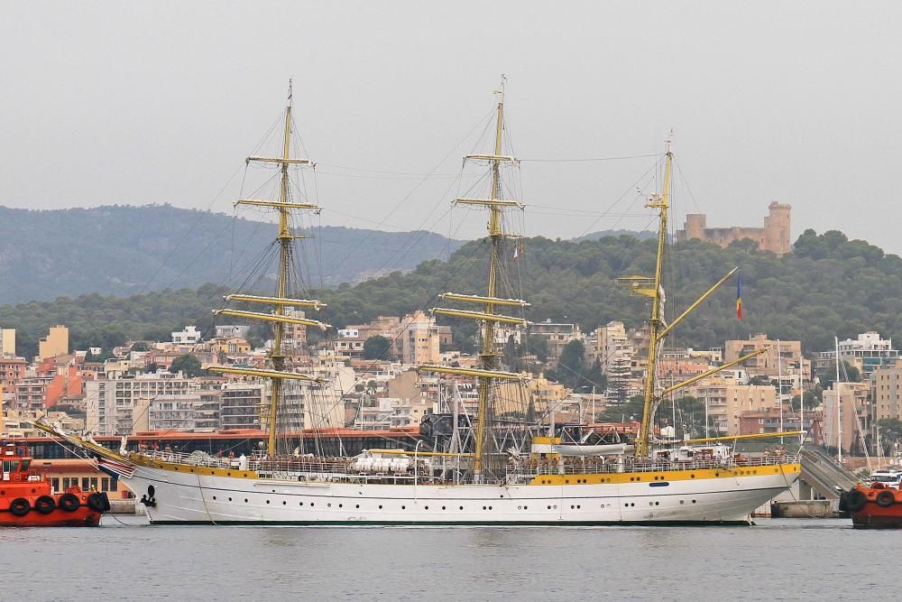 El buque escuela 'Mircea' de Rumanía vuelve a Palma 78 años después