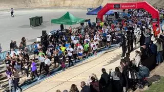 Más de 1.300 corredores participan en la carrera nocturna de Sant Vicent del Raspeig