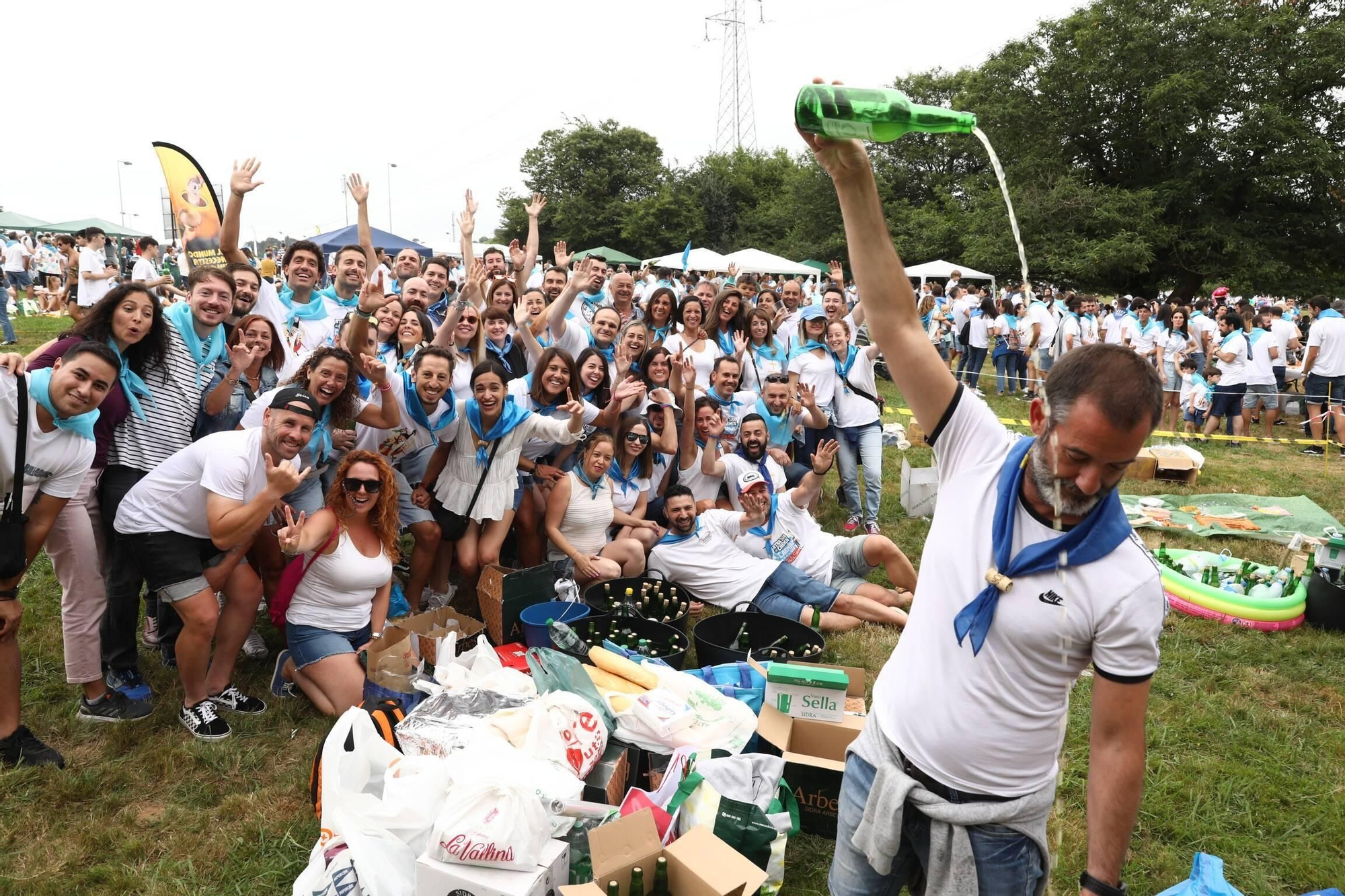En imágenes: Miles de romeros celebran el Carmín en la Pola