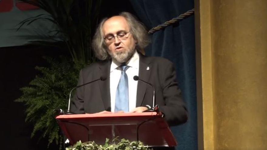 El científico sajeño Francisco J. Iborra abriendo el acto de entrega de los Premios Alberto Sols.