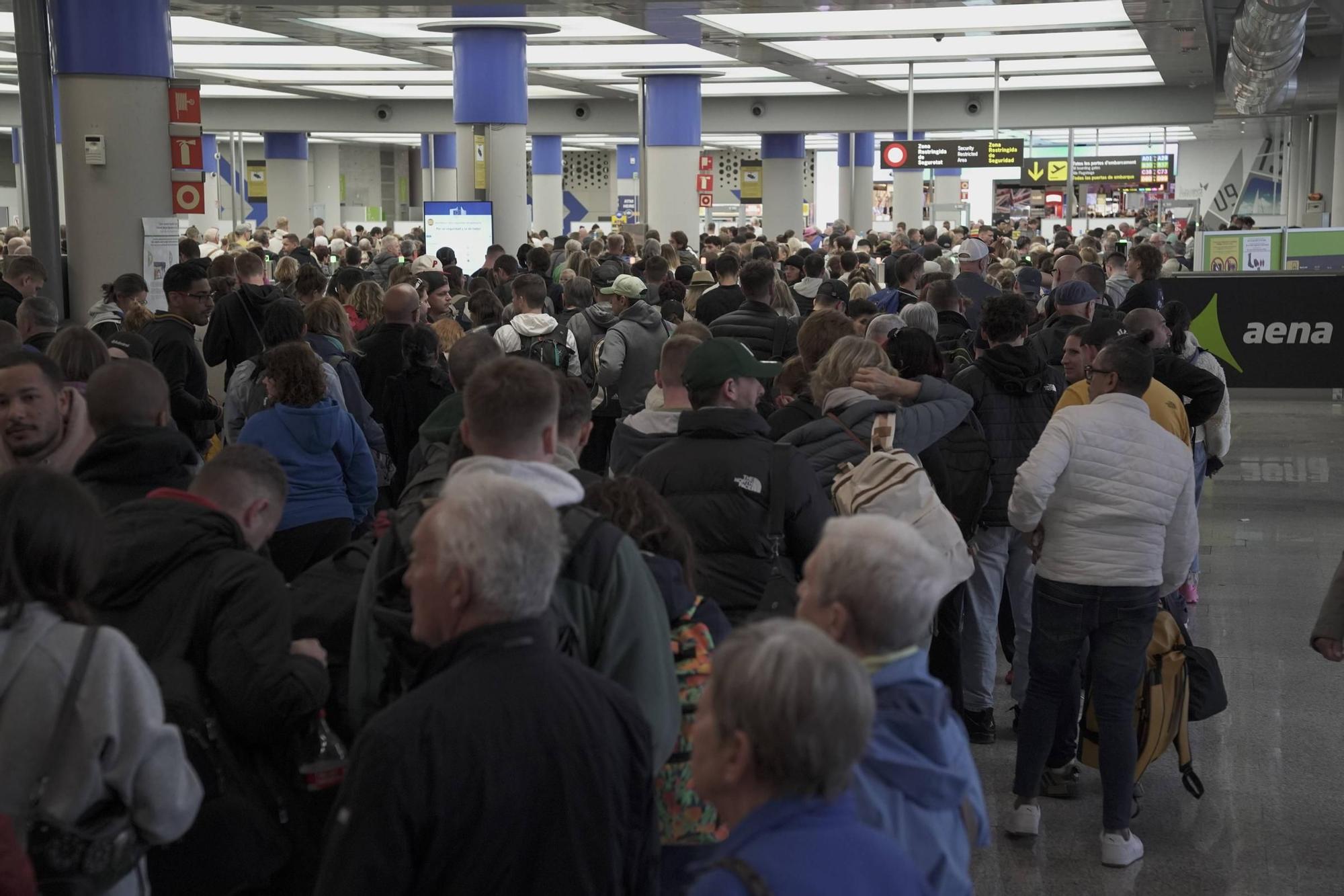 Nuevas retenciones en el control de seguridad del aeropuerto de Palma