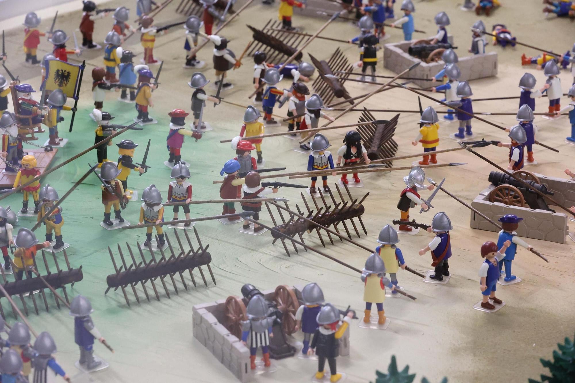 Exposición de clicks de Playmobil en el Museo Militar de A Coruña