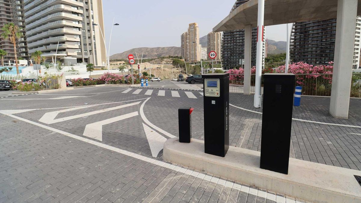 Una parte del parking disuasorio de Poniente de Benidorm.
