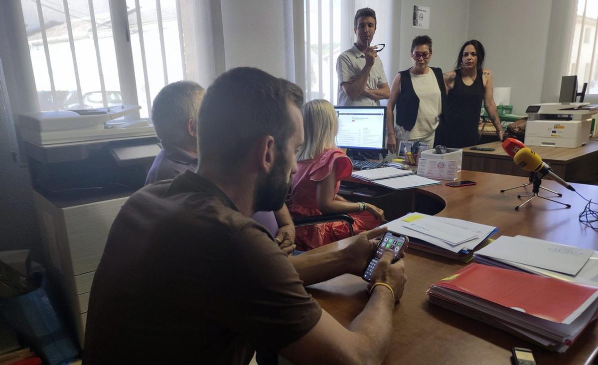 Sesión plenaria de la moción de censura celebrada en el Ayuntamiento de Vega de Tera el 30 de julio de 2025.