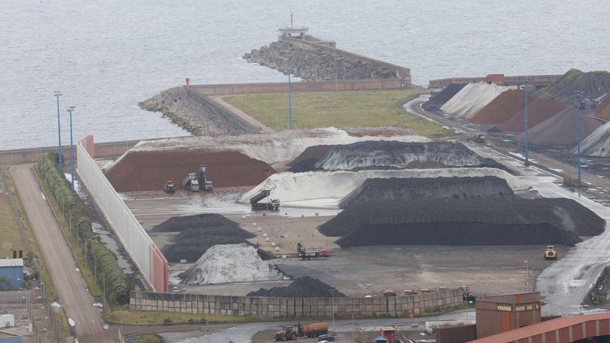 Los tráficos de mercancías en el Puerto de Gijón aumentan un 12,85% hasta mayo