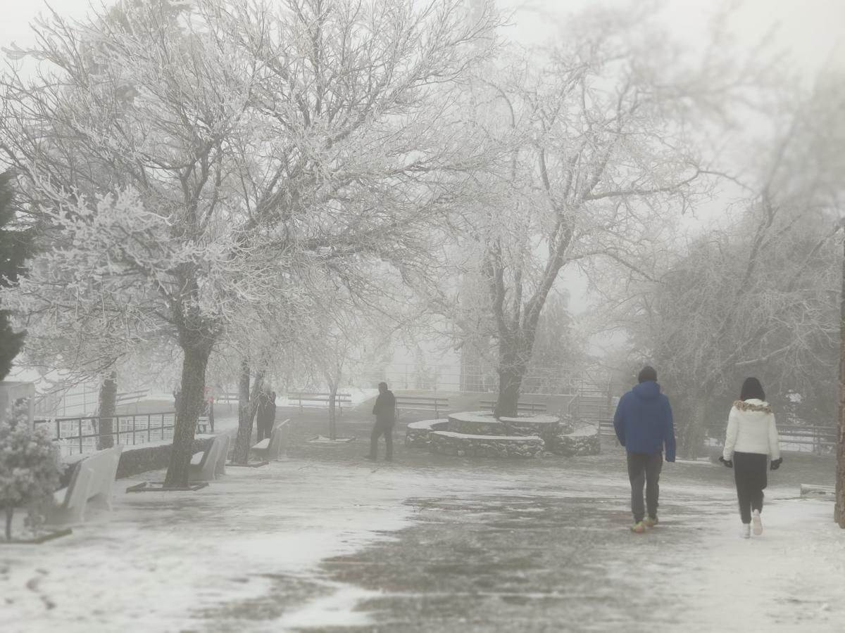 Primeras nieves en la provincia | Un manto blanco cubre la Sierra de Cabra