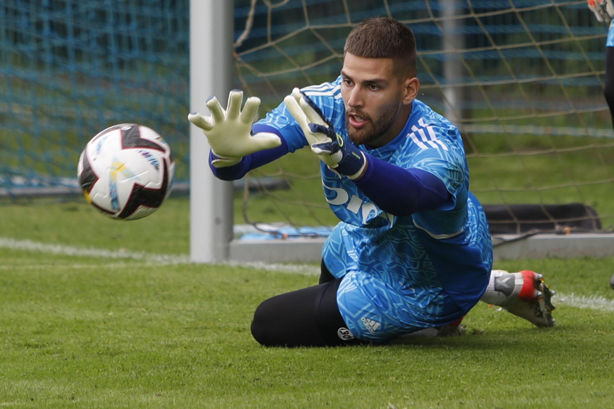 EN IMÁGENES: el primer entrenamiento del Oviedo