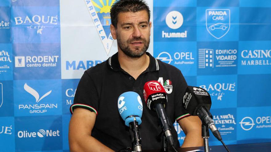 Fernando Estévez, técnico del Marbella FC, confía en que su equipo reencuentre las buenas sensaciones.
